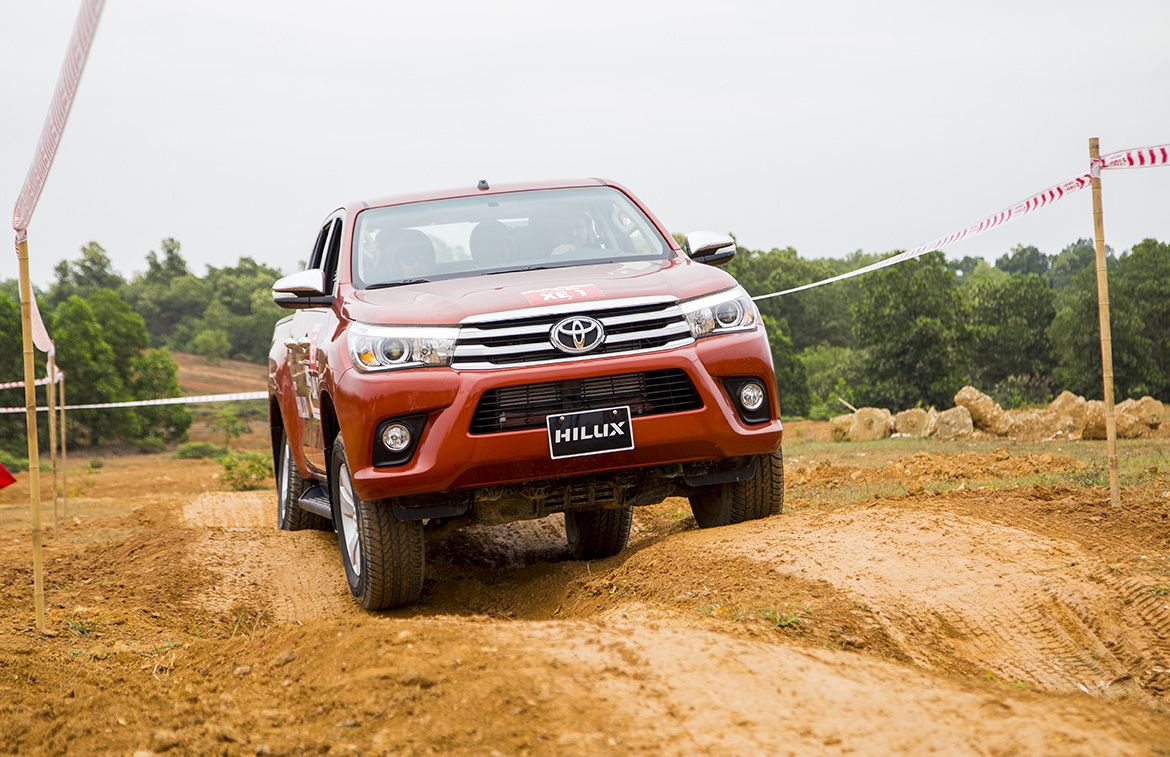 Toyota_530124043